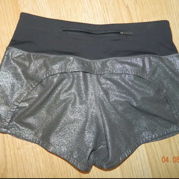 lululemon athletica Pants - Lululemon Athletica Run Times Black and Silver Athletic Shorts Size 2